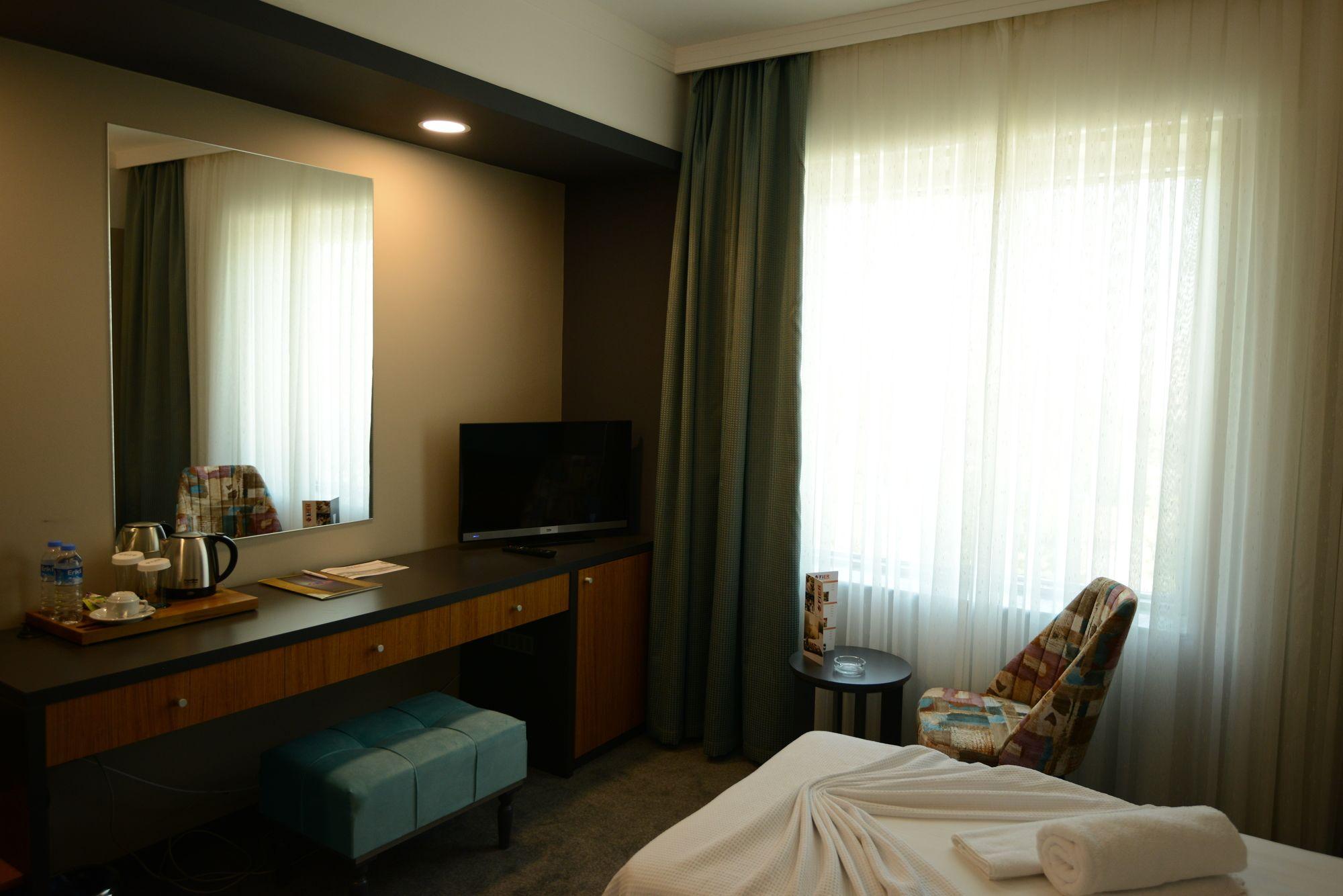 Fier Life Center Otel